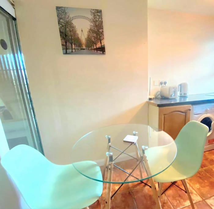 Evo A - Gravesend 1 Bedroom Apartment Exterior foto